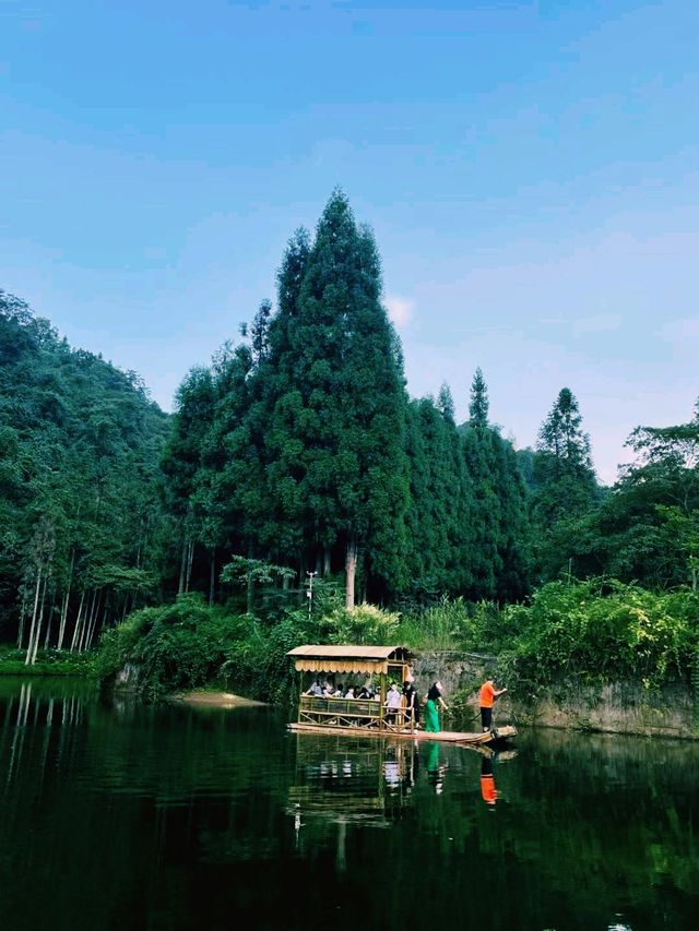 中國四川雅安著名景點：中國桌山，適合打卡拍照📸