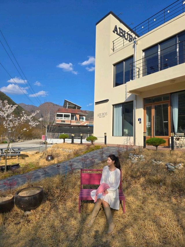 벚꽃액자샷을 찍을수 있는 밀양 감성카페🌸