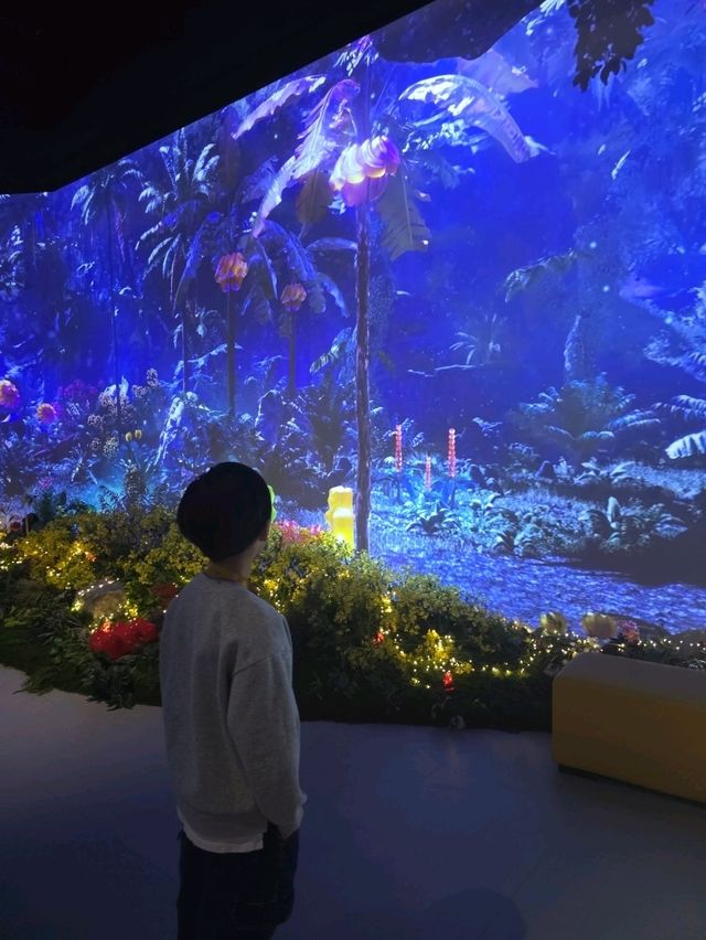 카메라 들고 걸어야 하는 젤리 전시📸