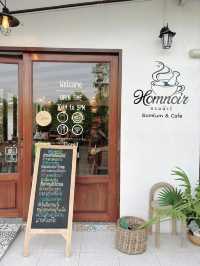 หอมนัวร์ ส้มตำ & คาเฟ่ อาหารอีสานสไตล์ฟิวชั่น
