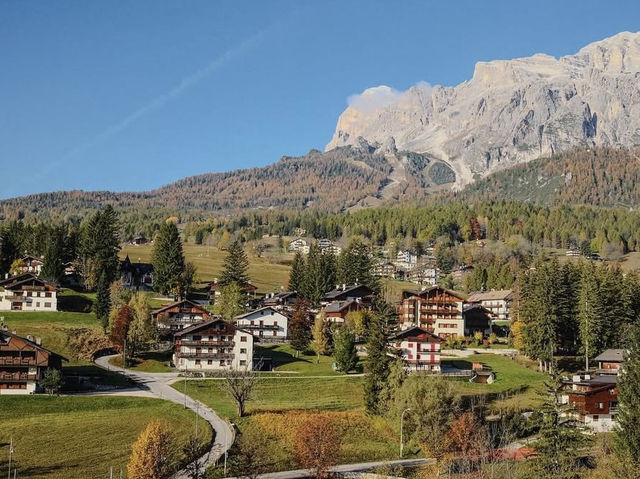 หมู่บ้าน Funes - Dolomite