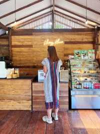 Lhong Khao Café