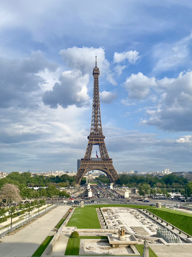 Eiffel in Love: A Daytime Date with Paris’ Icon