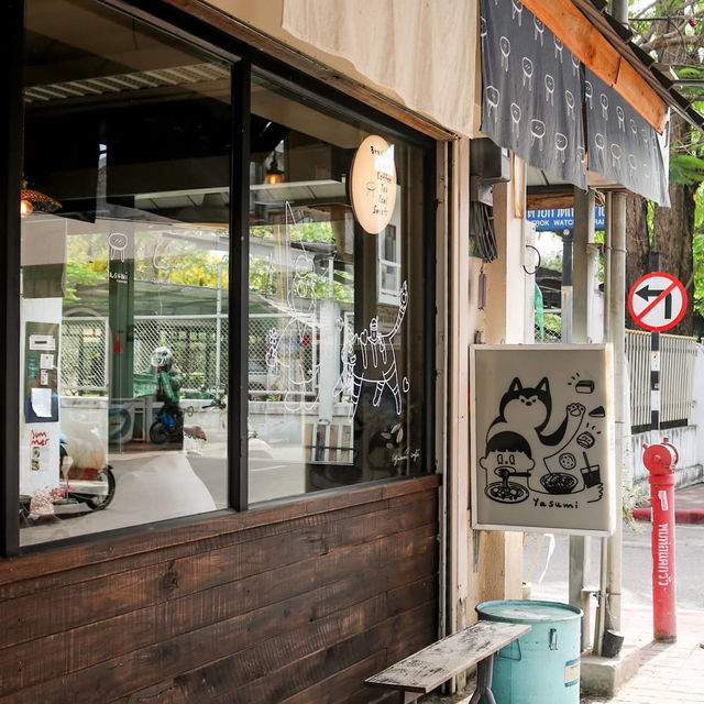 Yasumi Café (ยาสุมิ คาเฟ่) : คาเฟ่สไตล์ญี่ปุ่น