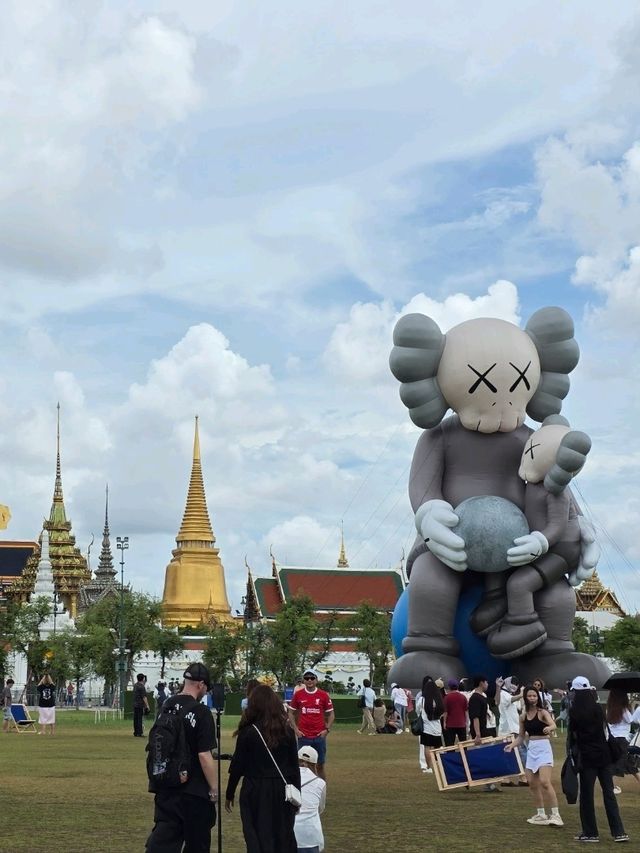KAWS:HOLIDAY THAILAND