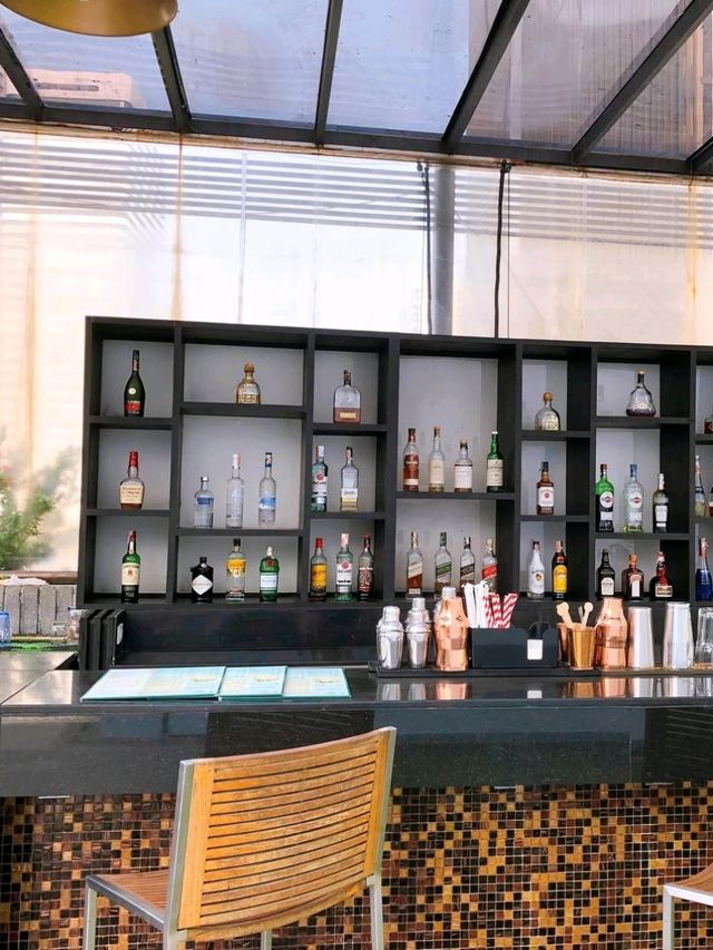 🌟 City Calm Meets Swiss Charm – Mövenpick Bangkok Stays to Remember 🧳✨