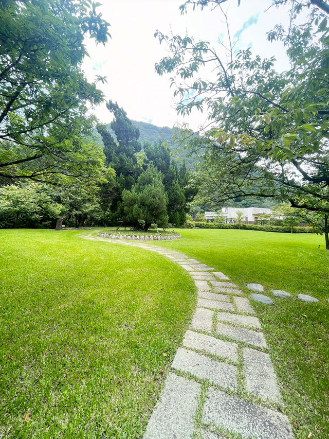  台灣 台北｜雀客藏居 陽明山溫泉飯店｜白磺湯泉與山林秘境的完美結合 