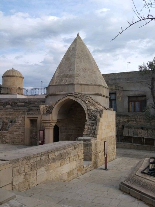 1 Day Itinerary to Visit Baku for FREE