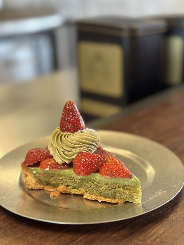 Great desserts, cool vibe in KK