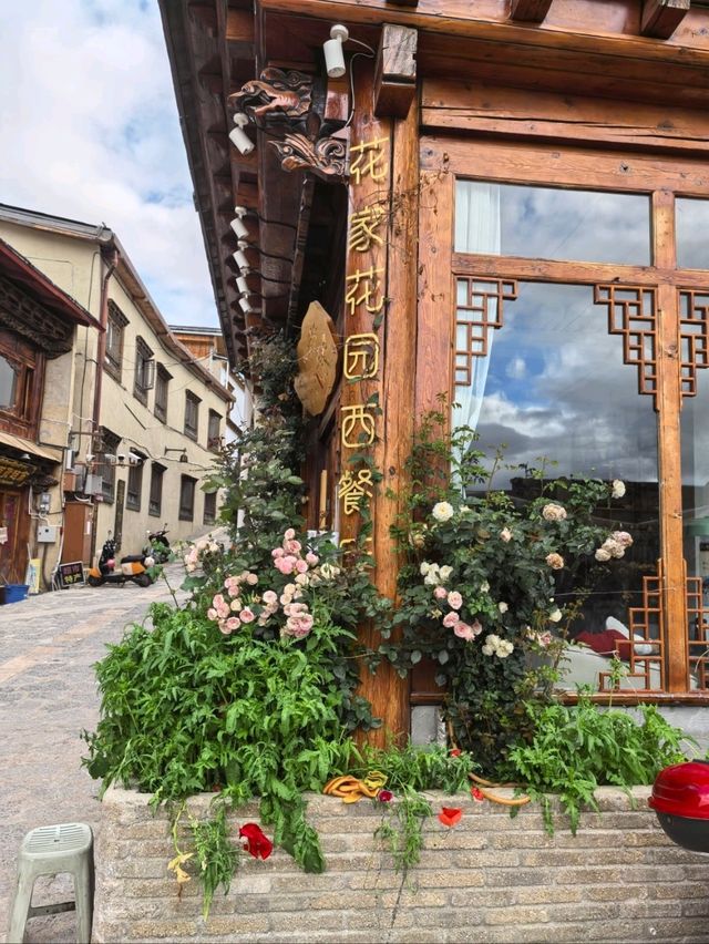 Shangri La Old Town, A Mystical Himalayan Escape