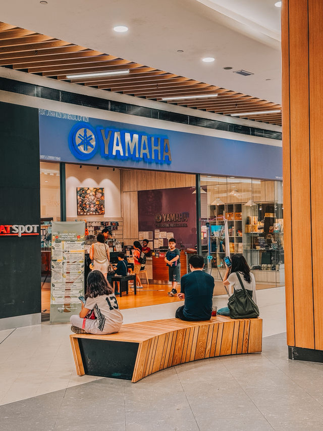 A Calm Lunch Escape at Atria Shopping Gallery