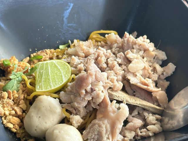 หนองอีด่อน ก๋วยเตี๋ยว อุดรธานี