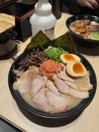 สุ่มเลือกร้านราเมน ที่ Tokyo Ramen Street 🥢✨