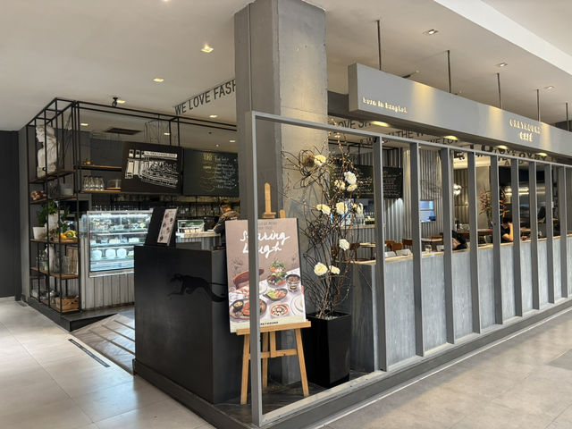 🤩 ร้านอาหารฟิวชั่นคุณภาพดี Greyhound