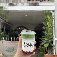 SRNA. Cafe ที่เรียบเท่แต่แอบอบอุ่น
