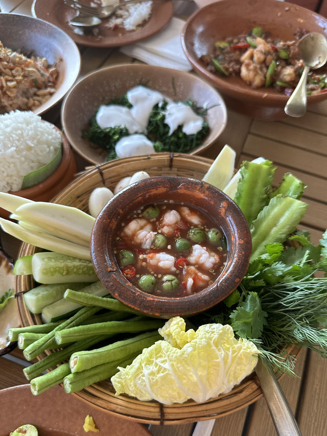 🌊 Horsamut (หอสมุทร) – อาหารไทยรส ริมเจ้าพระยา