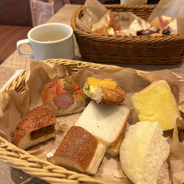 후쿠오카에서 빵을 무제한으로 먹을 수 있는🥖🍞 아침 빵뷔페