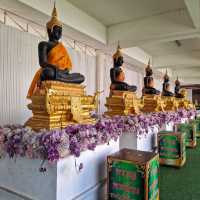 สักการะหลวงพ่อพระแสนและหลวงพ่อทองคำ ณ วัดหงส์