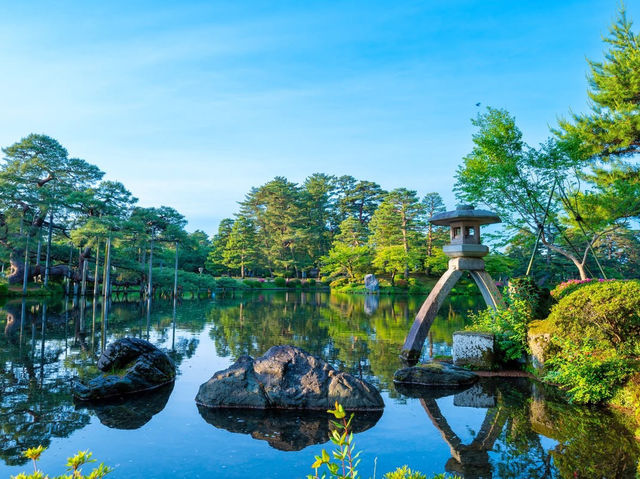 Solo Traveler's Perfect Day at Kenrokuen Garden** 🌸🏯