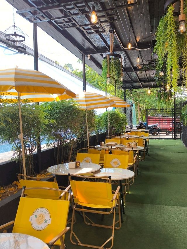 A Bright & Cheerful Café Escape in Desaru