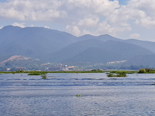 🌿 Discover Inle Lake, Myanmar: A Journey Through Floating Life 🌊