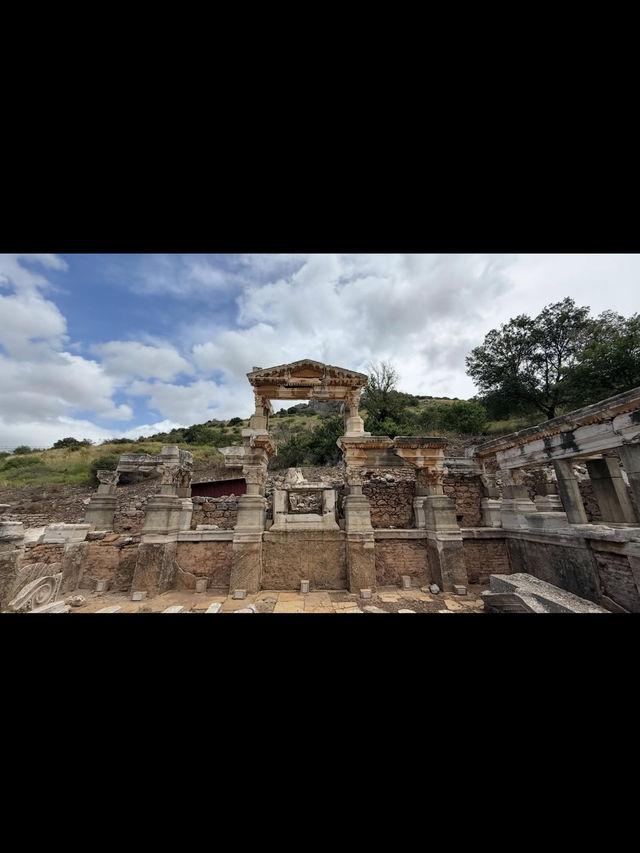 古代ローマの息吹を感じる、エフェソス遺跡で時を旅する