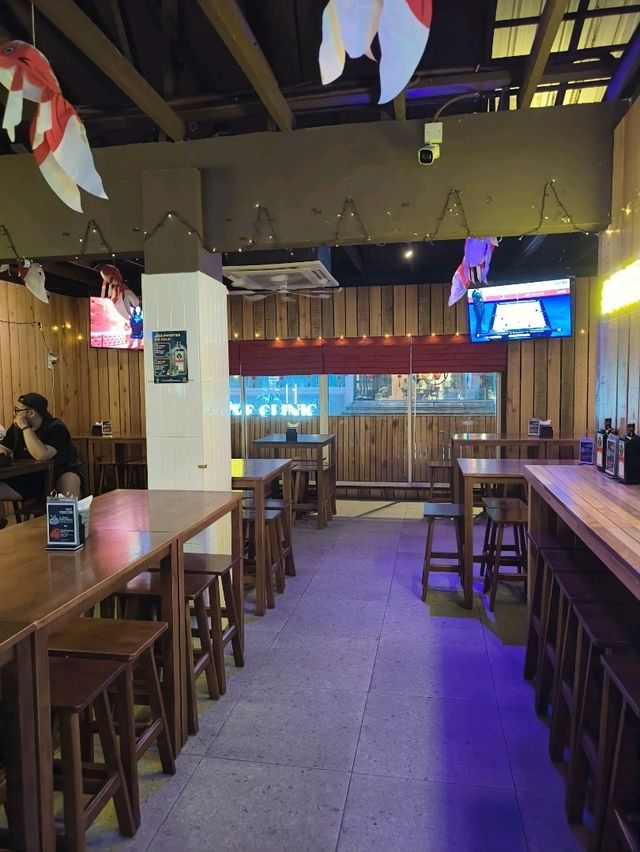 Chill Night Out with Pizza and Drinks in Desaru