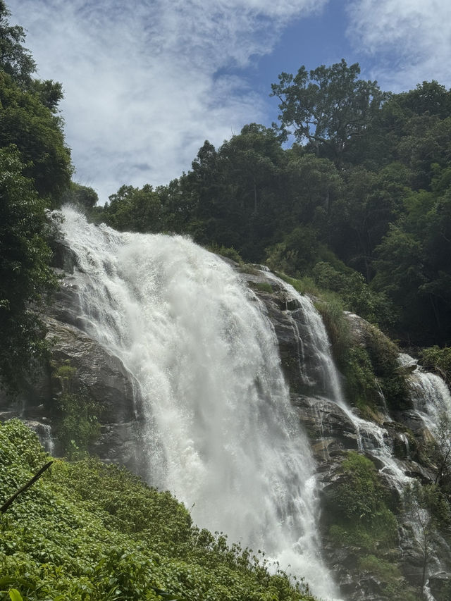 น้ำตกวชิรธาร - Wachirathan Waterfall