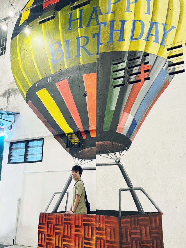 🌙✨ Kuantan by Night: Murals, Markets & Tower Views