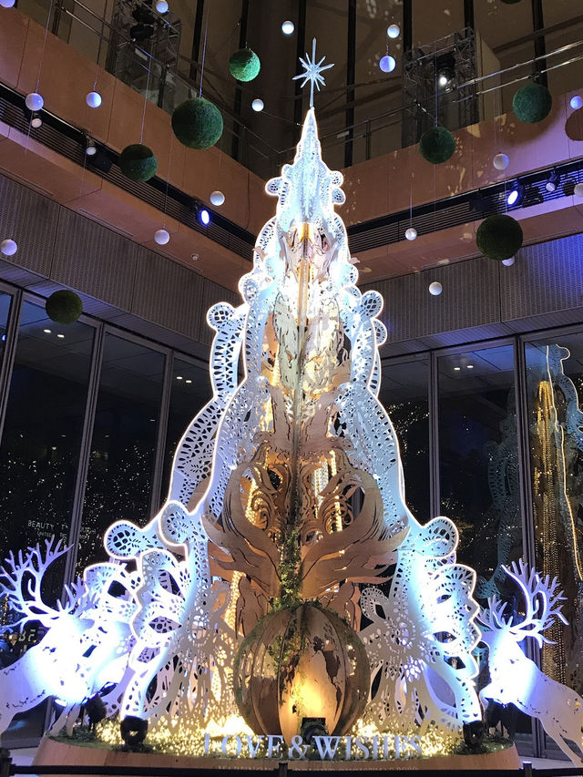 🌲2020年 東京丸の内クリスマスツリー と2025年に乞うご期待❣️