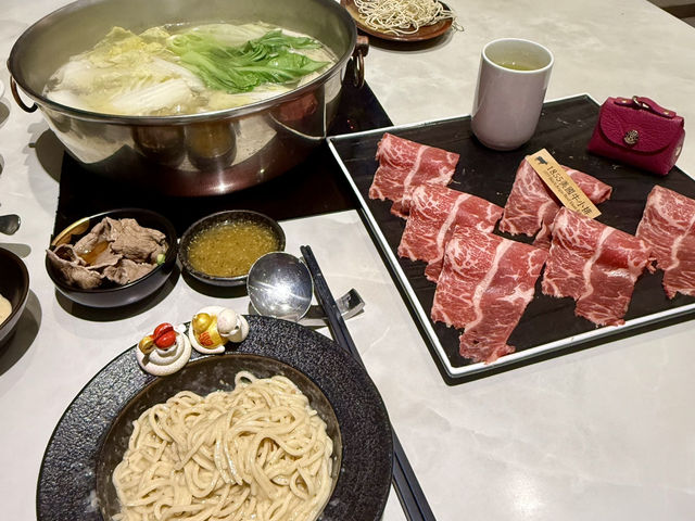 高雄漢來飯店10樓（精緻火鍋）食材實料.值得推薦大家