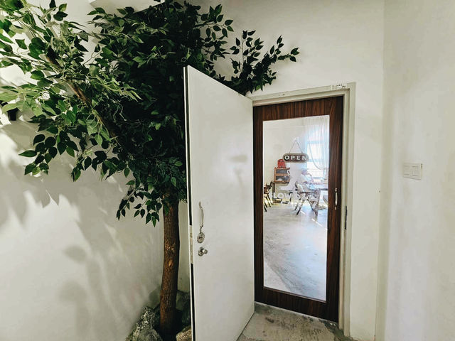 Slowday Café in Mount Austin