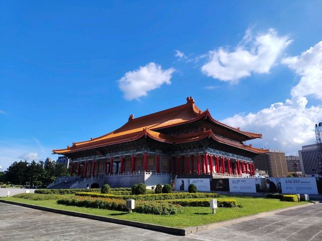 Chiang Kai-Shek Memorial Hall – Taipei’s Iconic Landmark 🏯✨
