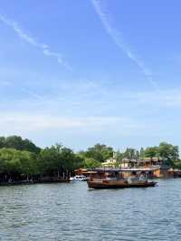 นั่งเรือ ทะเลสาบซีหู (West Lake) ที่เมืองหางโจว