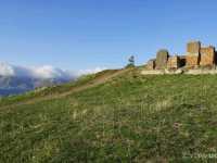 【アルメニア】セヴァン湖畔に立つ修道院「セヴァナヴァンク」