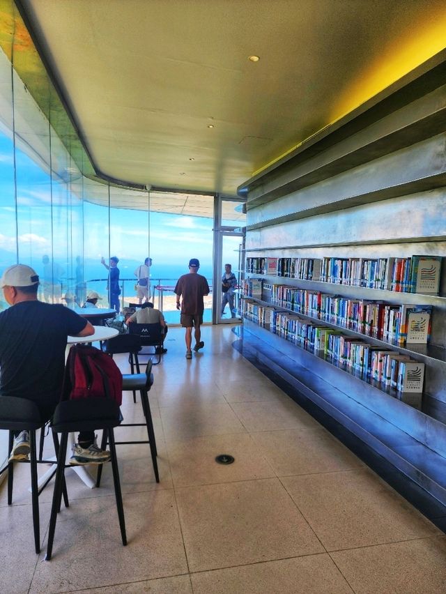 深圳「天空之城」雲海廣場雲上圖書館+半山Café+360°俯瞰鹽田區 深圳「天空之城」雲海廣場雲上圖書館+半山Café+360°俯瞰鹽田區