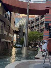 【福岡・博多運河城】城市劇場的奇幻漫步:流水、光影與鋼彈的交響樂