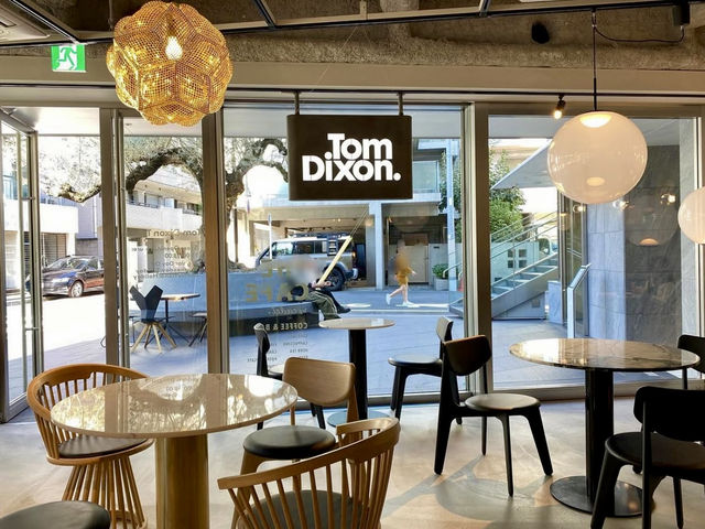 Stylish Break in Aoyama 🪑✨ Stylish Break in Aoyama 🪑✨