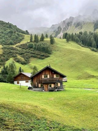 การหลบหนีจากเทือกเขาแอลป์ที่เต็มไปด้วยเสน่ห์และการผจญภัย