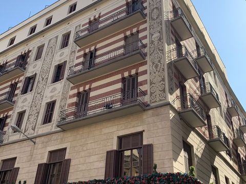 Barcelona Is Calling: Iconic Sights & Epic Vibes 🇪🇸🔥 Barcelona Is Calling: Iconic Sights & Epic Vibes 🇪🇸🔥