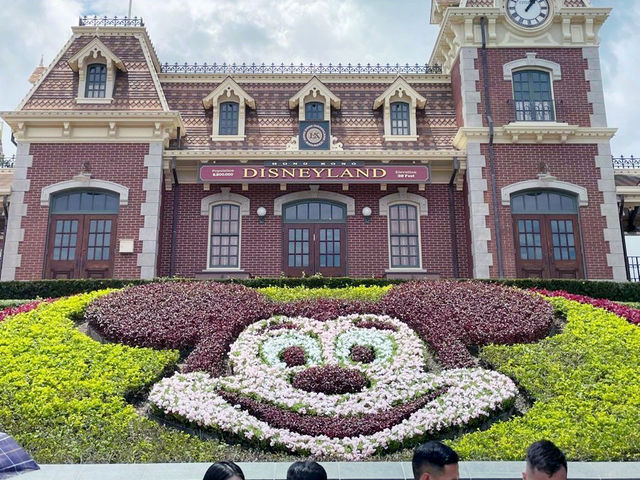 Where Magic Comes Alive: A Day in Hong Kong Disneyland”