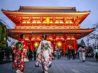 “วัดอาซากุสะ 🏯 สัญลักษณ์แห่งศรัทธาและความงดงาม "