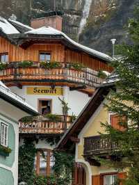 Snowy Strolls in a Fairytale Village – Hallstatt in Late Autumn