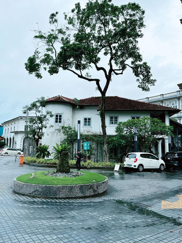 Step Back in Time at Kuching’s Old Courthouse – A Historical Gem Step Back in Time at Kuching’s Old Courthouse – A Historical Gem