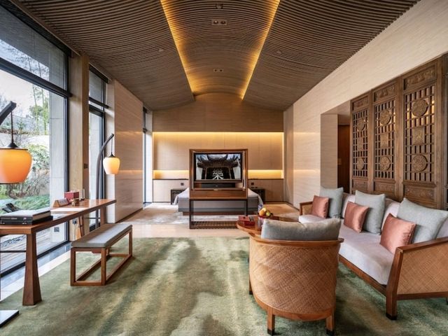 Discover Timeless Zen: Ahn Luh Zhujiajiao, Shanghai’s Water Town Oasis 🛶🏯 Discover Timeless Zen: Ahn Luh Zhujiajiao, Shanghai’s Water Town Oasis 🛶🏯