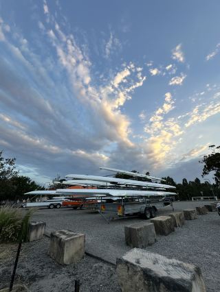 【ボートを漕ぎながら飛行機の離着陸を眺める】Cahill Park, Tempeでのアクティビティ