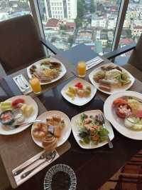 Staycation Mewah & Elegan di Tengah Kota Medan ✨