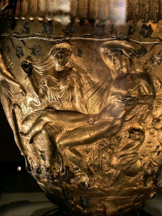 デルヴェニのクラテール — 金を使わずに黄金に輝く青銅の器 | Trip.com