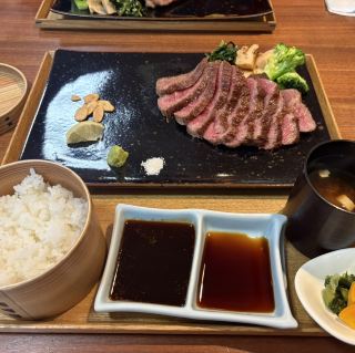 แวะทานเนื้อกันที่โอคาเกะโยโกโจ