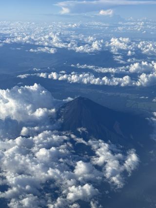 1泊2日で富士山登頂！人生で「日本の最高地点を踏んだ」と言える経験はそう何度もない！いつもの観光地巡りとは違って…